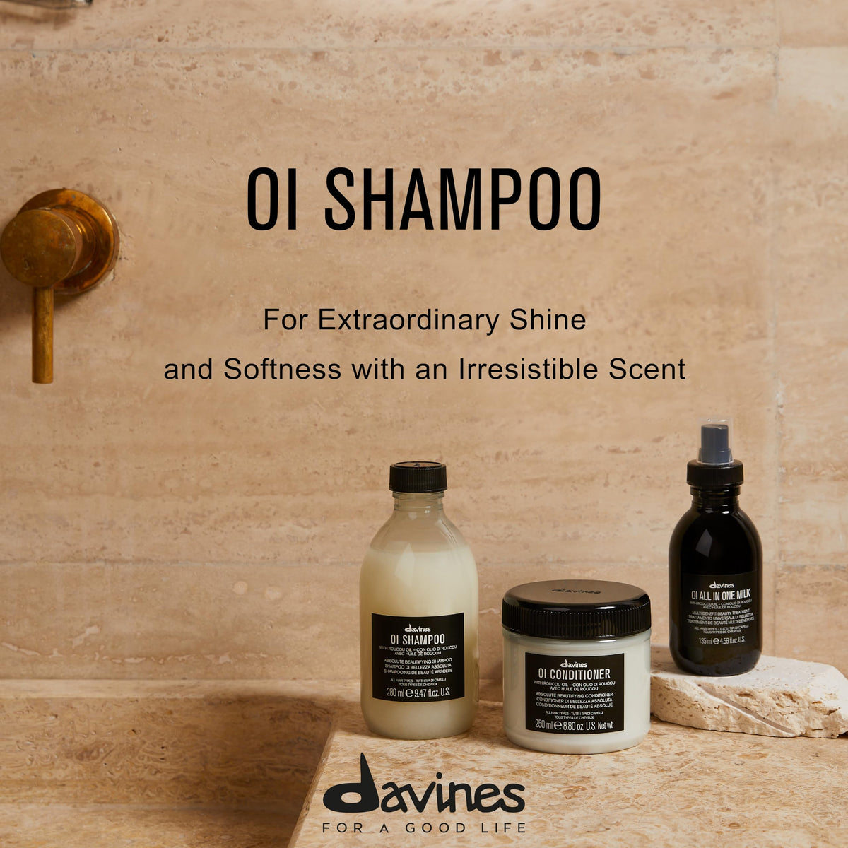 Davines OI Shampoo 70g, texture crémeuse sur une main