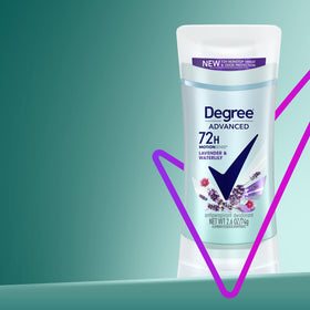 Déodorant Degree dans une trousse de toilette