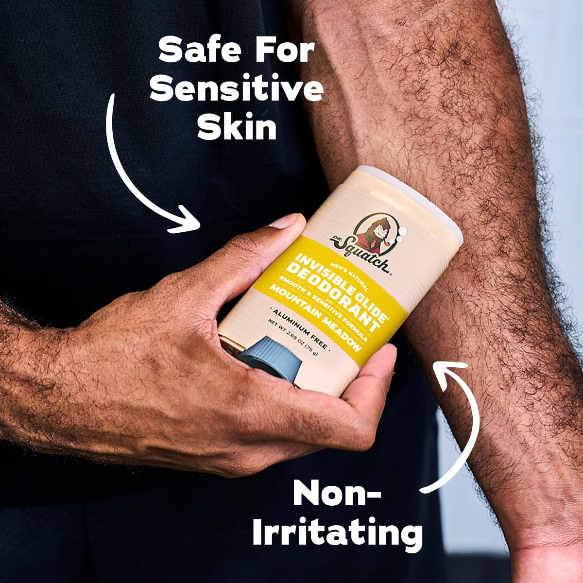 Déodorant Invisible Glide de Dr. Squatch à côté d'autres produits de soin