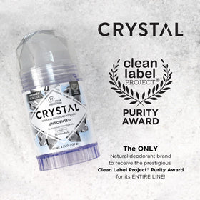 Déodorant minéral Crystal Essence dans un environnement naturel