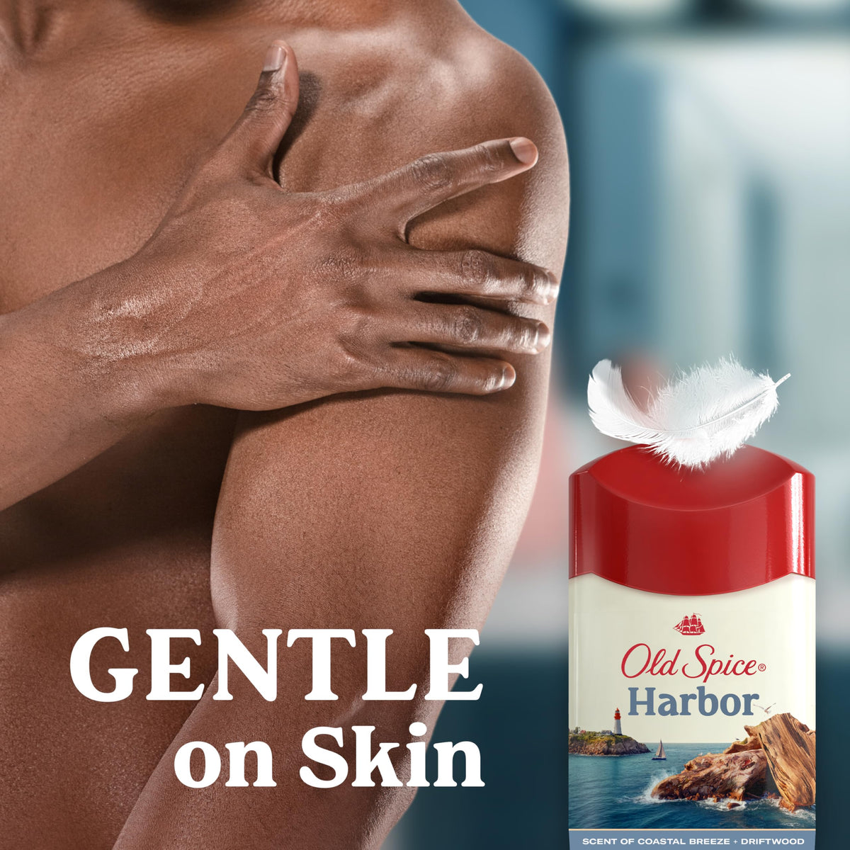 Déodorant Old Spice 24/7 protection fraîcheur à côté d'autres produits de soin