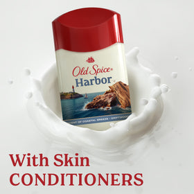 Déodorant Old Spice 24/7 protection fraîcheur sur un fond naturel