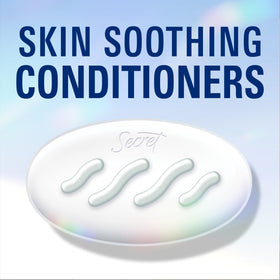 Déodorant Secret Antiperspirant 135g dans un environnement de salle de bain
