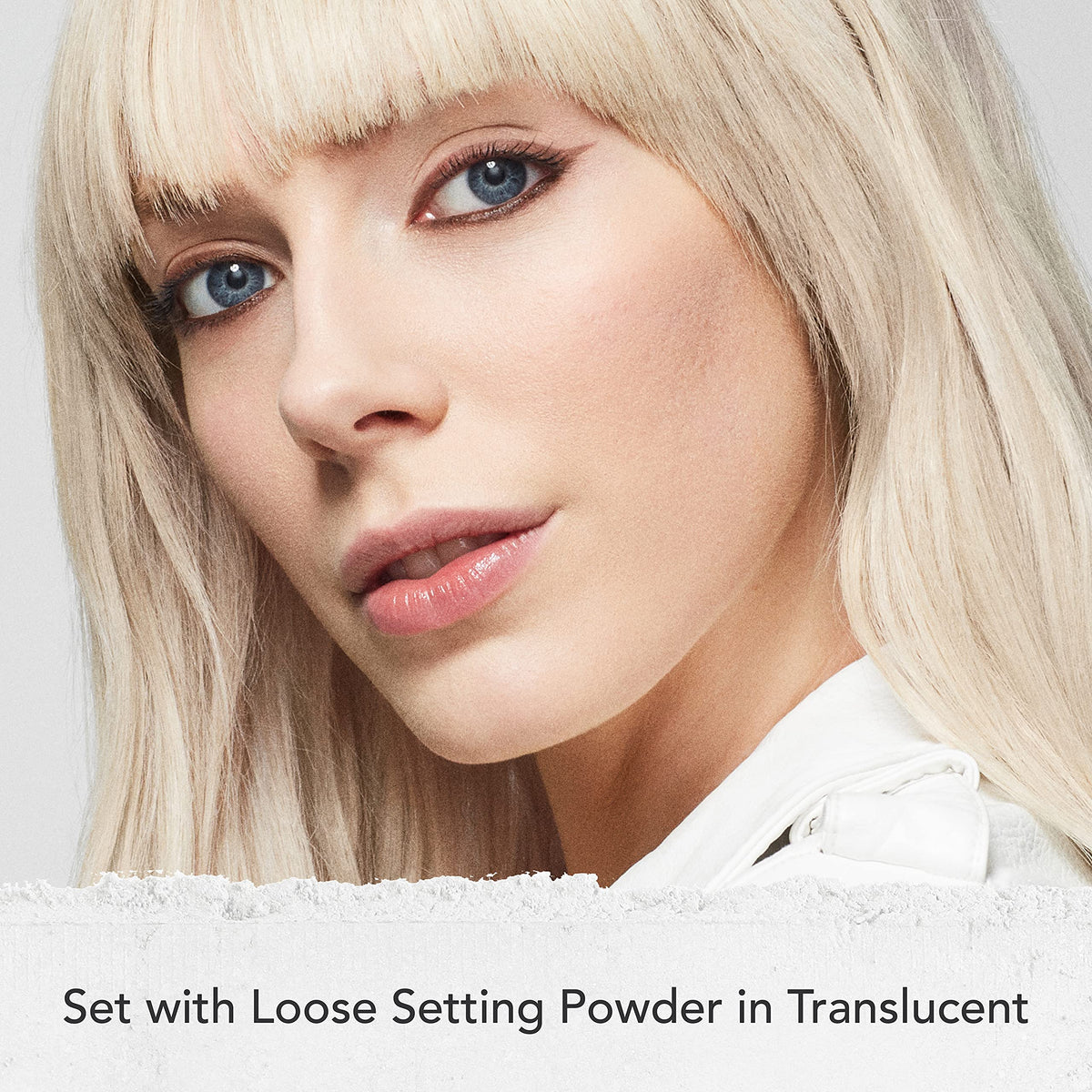 Dermablend Poudre Fixante Libre Translucide en utilisation sur le visage