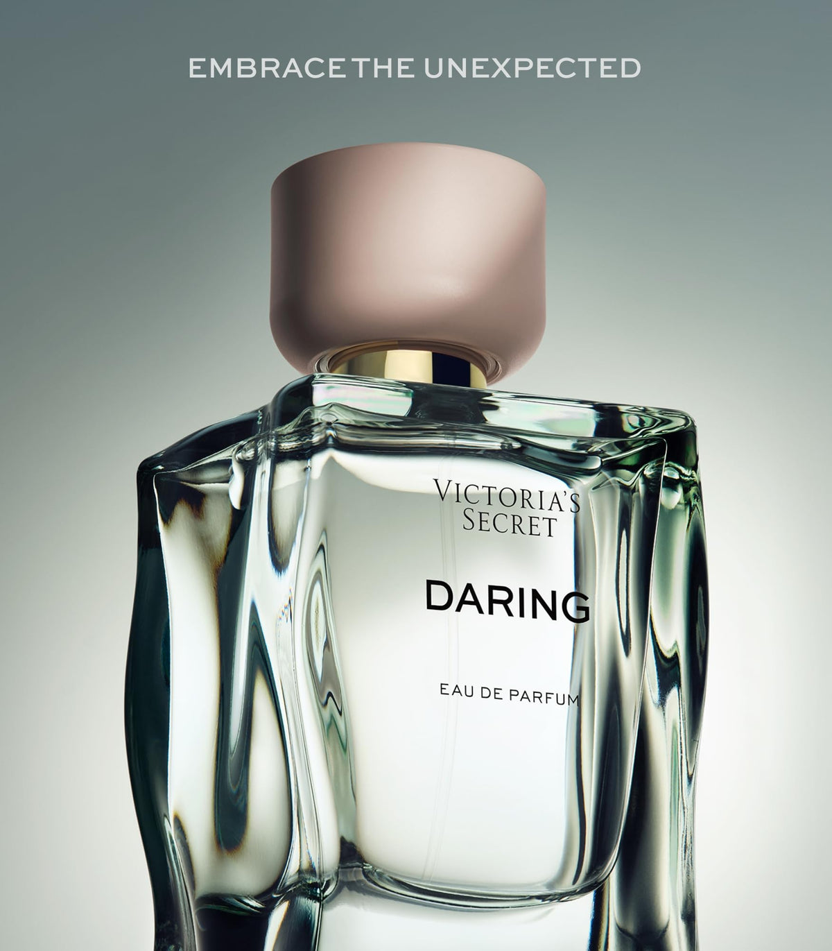 Détail de la brume parfumée Daring Victoria's Secret, texture légère