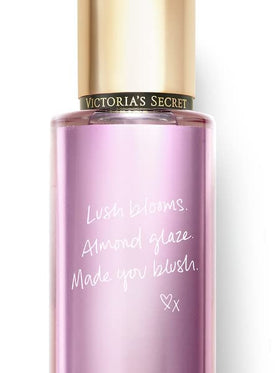 Détail de la brume Velvet Petals de Victoria's Secret