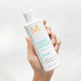 Détail de la texture de l'après-shampooing Moroccanoil