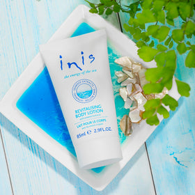 Détail de la texture de la lotion Inis revitalisante