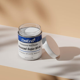 Détail de la texture de la poudre acrylique blanche DeEnti