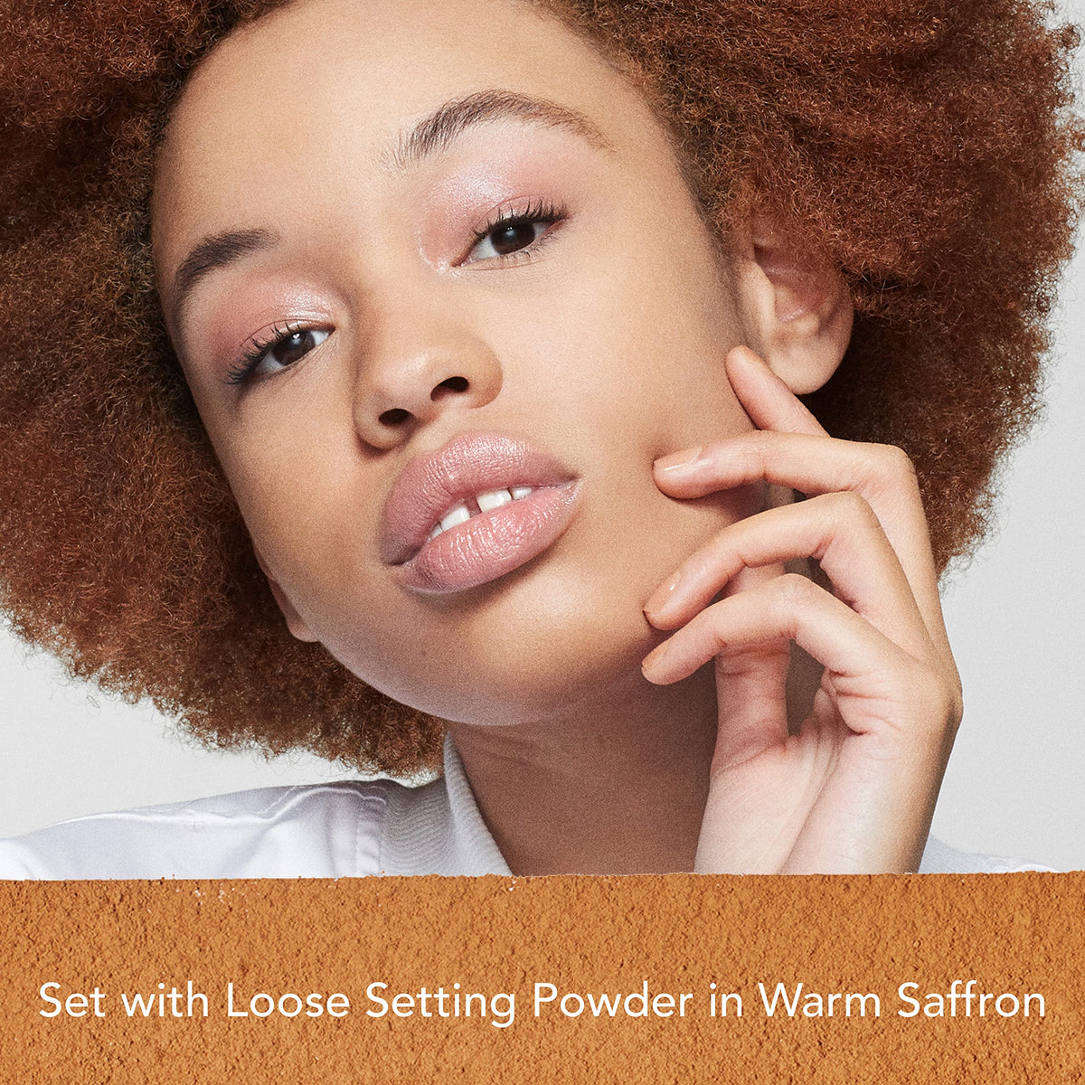 Détail de la texture de la Poudre Libre Fixante Dermablend