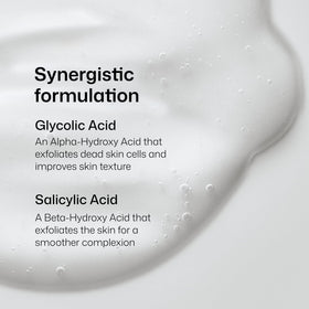 Détail de la texture du Revision Skincare Nettoyant Visage Éclaircissant
