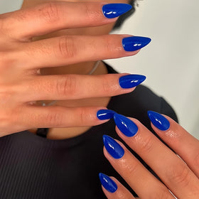 Détail des faux ongles press on KQueenest avec finition brillante