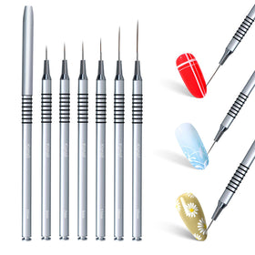 Détail des pinceaux de nail art Komall avec différentes tailles