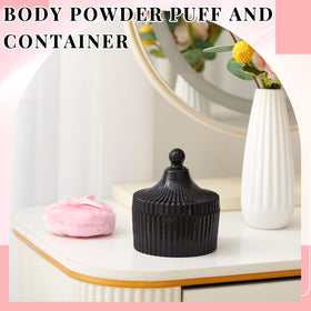 Détail des puffs en velours doux avec nœud décoratif