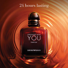 Détail du capuchon d'Armani Beauty Stronger With You