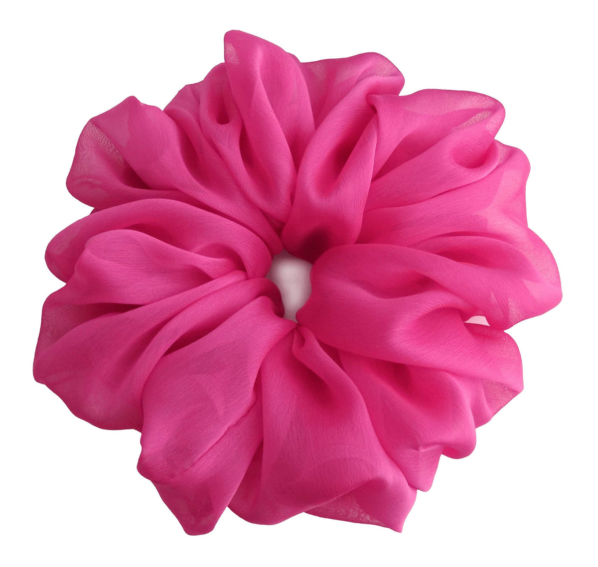 Détail du chouchou en chiffon doux avec un ruban argenté