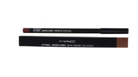 Détail du crayon à lèvres MAC Stripdown avec texture crémeuse
