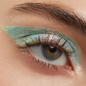 Détail du crayon à ombre ColourPop avec taille-crayon intégré