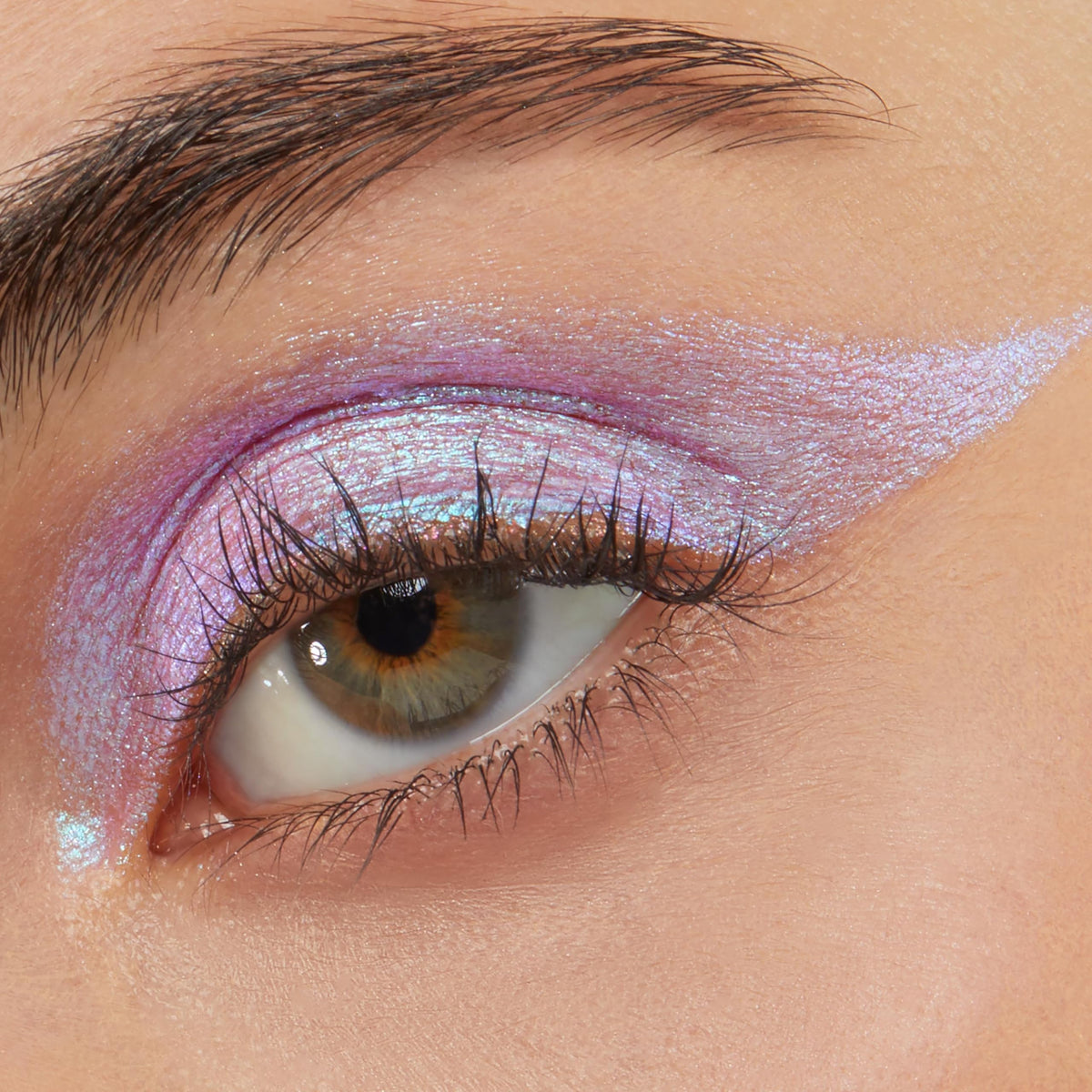 Détail du crayon à paupières ColourPop avec taille-crayon intégré