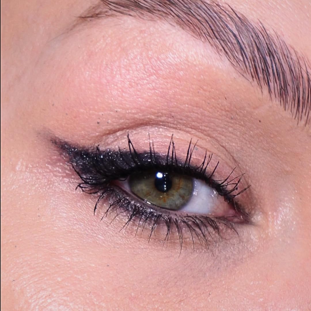 Détail du crayon eyeliner noir Sandstone Scandinavia