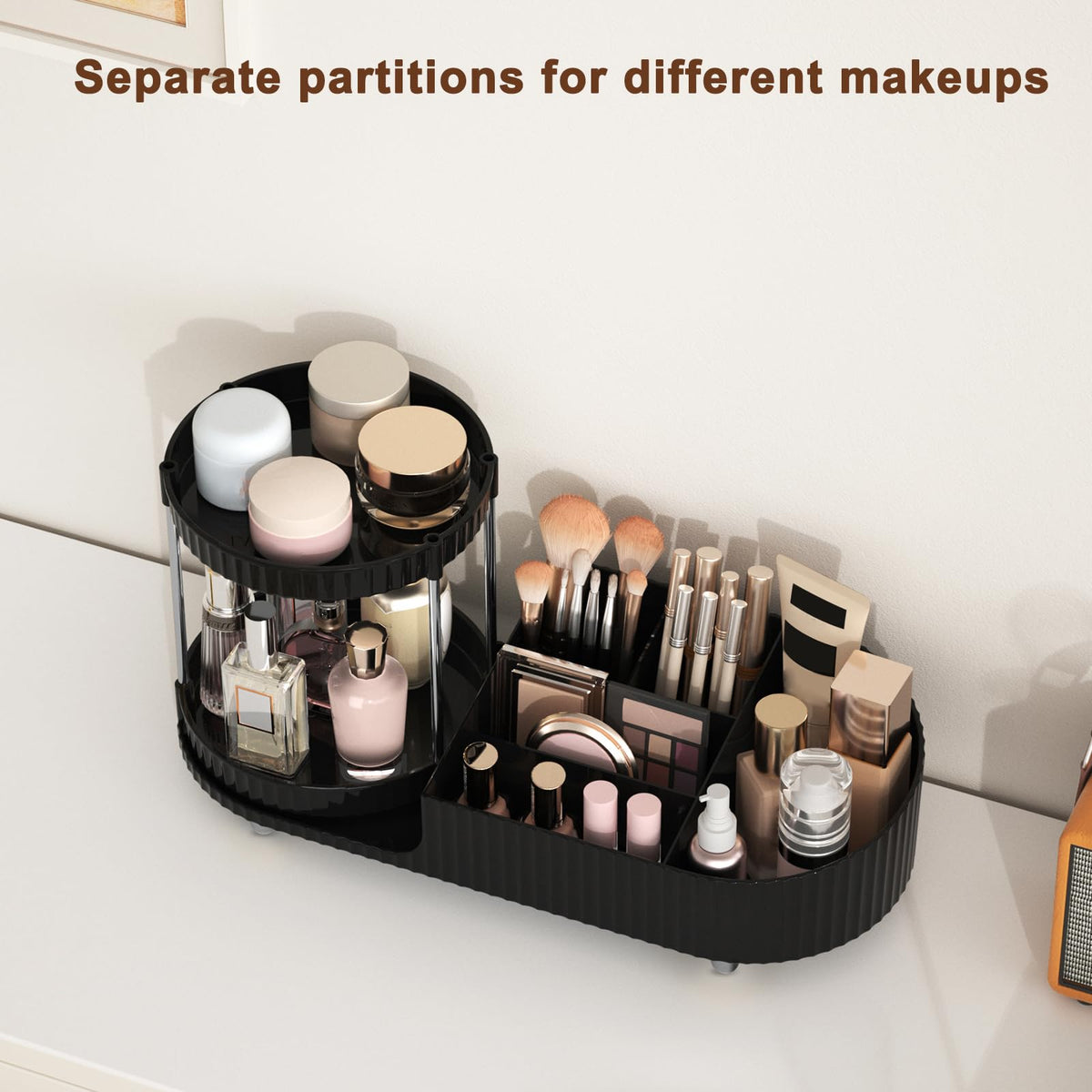 Détail du design moderne de l'organisateur de maquillage Jywantful
