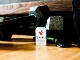 Détail du flacon de Cologne pour Homme RawChemistry, vue de côté