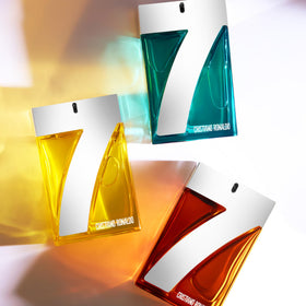 Détail du flacon de CR7 Discover avec vaporisateur