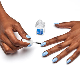 Détail du pinceau applicateur du vernis essie