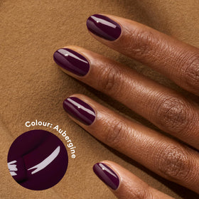 Détail du pinceau du Vernis à Ongles Manucurist Aubergine