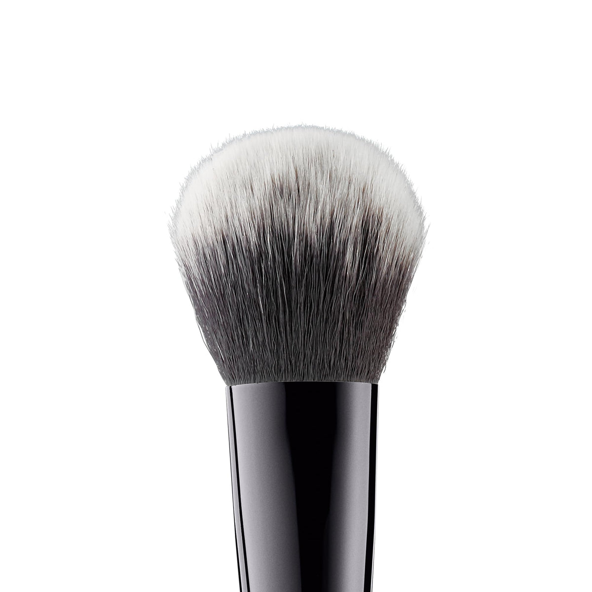 Détail du pinceau visage Flawless d'e.l.f. montrant le côté plat