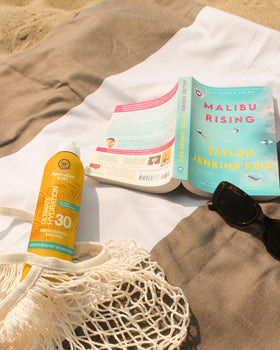 Détail du spray solaire Australian Gold avec ingredients naturels