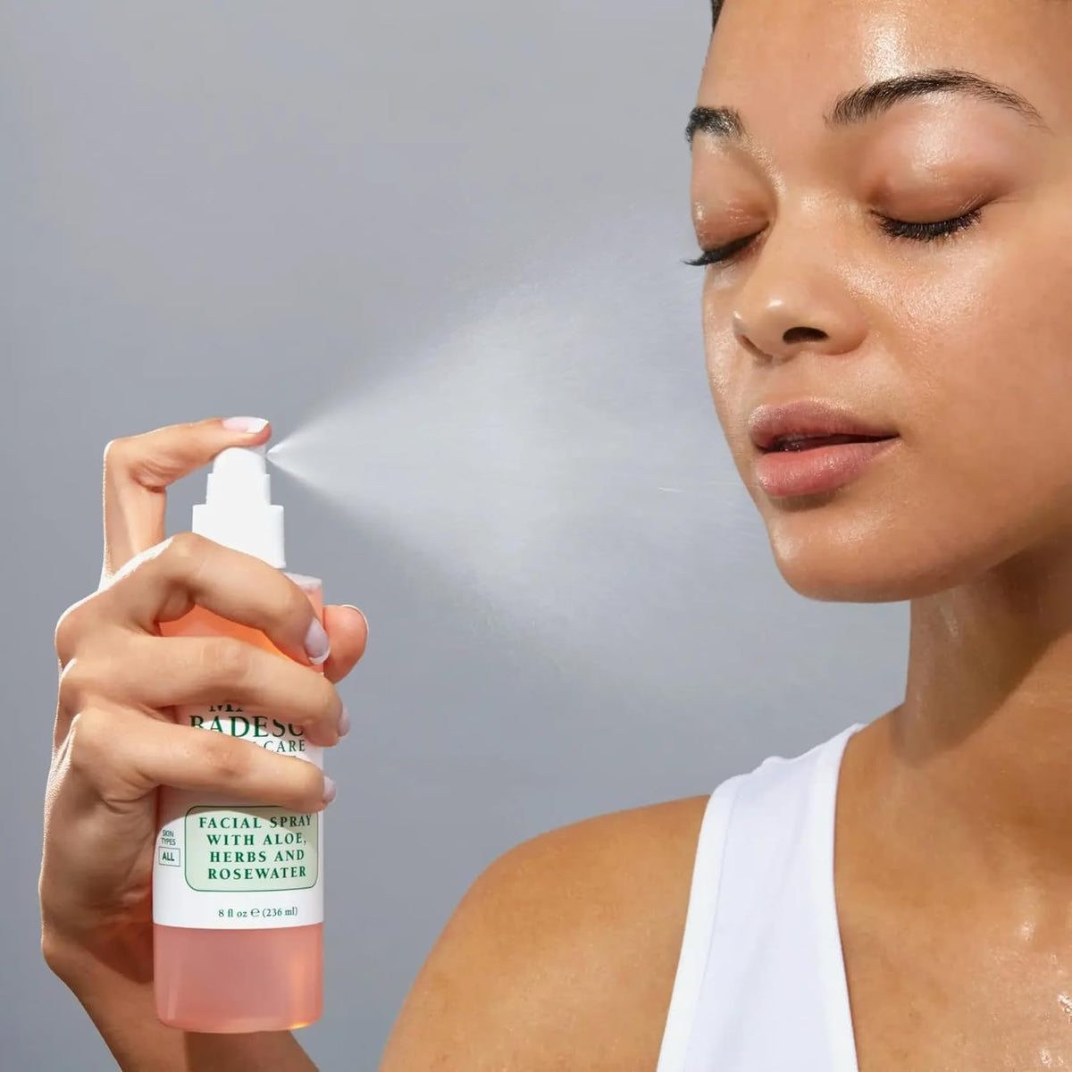 Détail du vaporisateur de la brume hydratante Mario Badescu