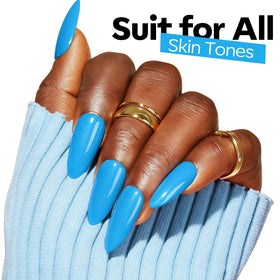 Détail du vernis à ongles gel bleu modelones