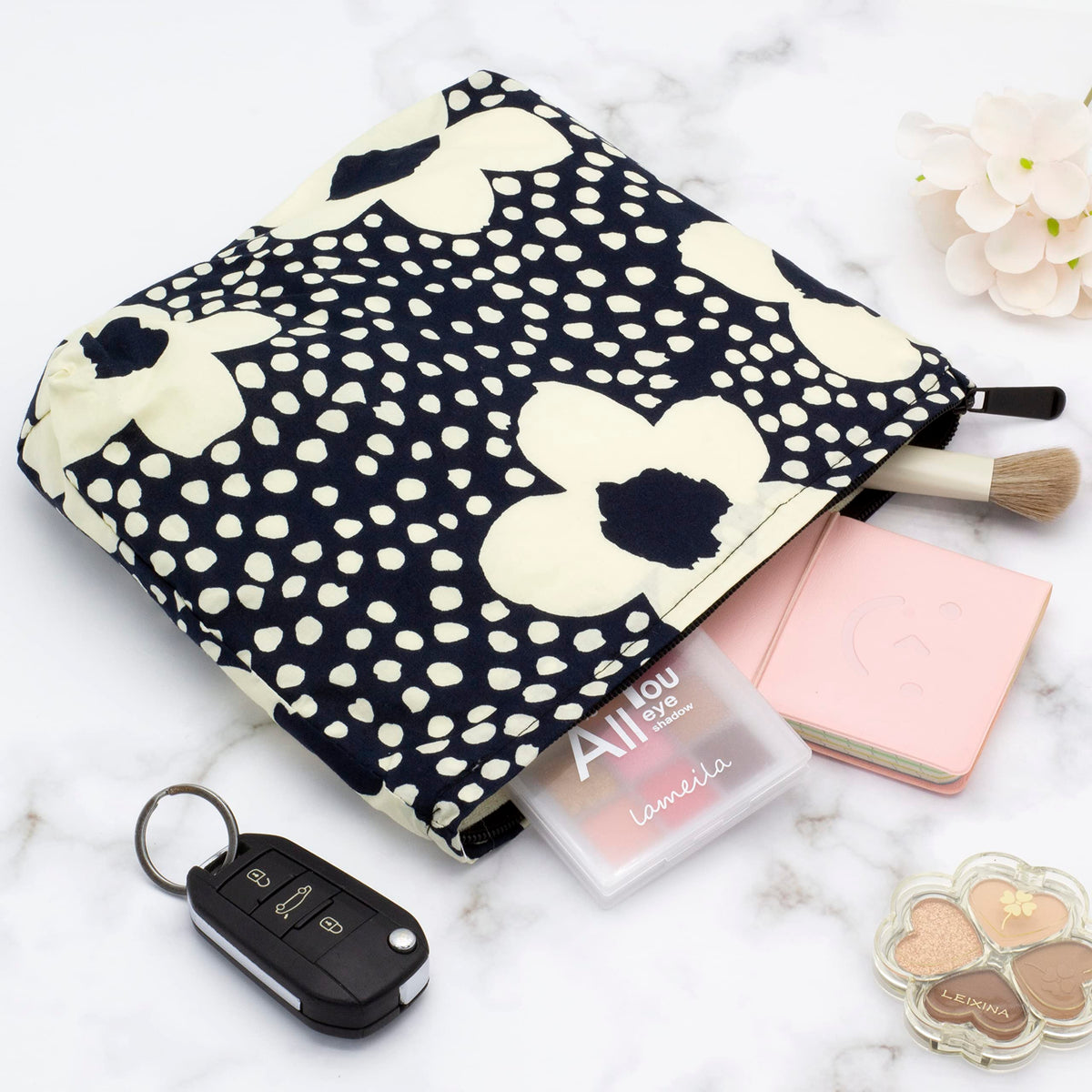 Détail du zip en métal du sac de maquillage PAZIMIIK