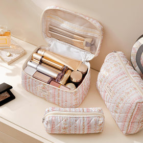 Détail sur la fermeture éclair en alliage plaqué or de la trousse HBselect