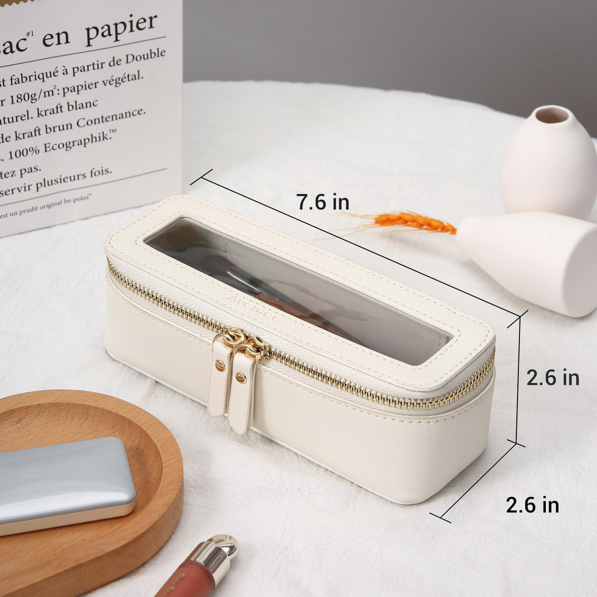 Détails de la fermeture éclair en métal de la pochette Aveniee