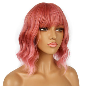 Détails de la perruque LANCAINI en rose pastel avec frange