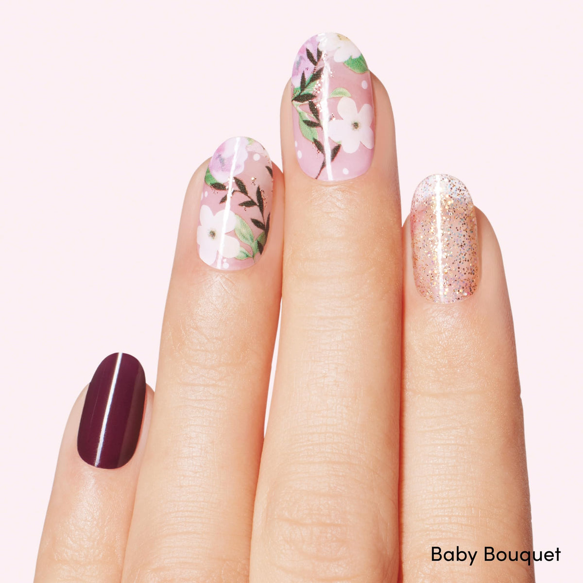 Détails des bandes d'ongles Dashing Diva avec finition brillante