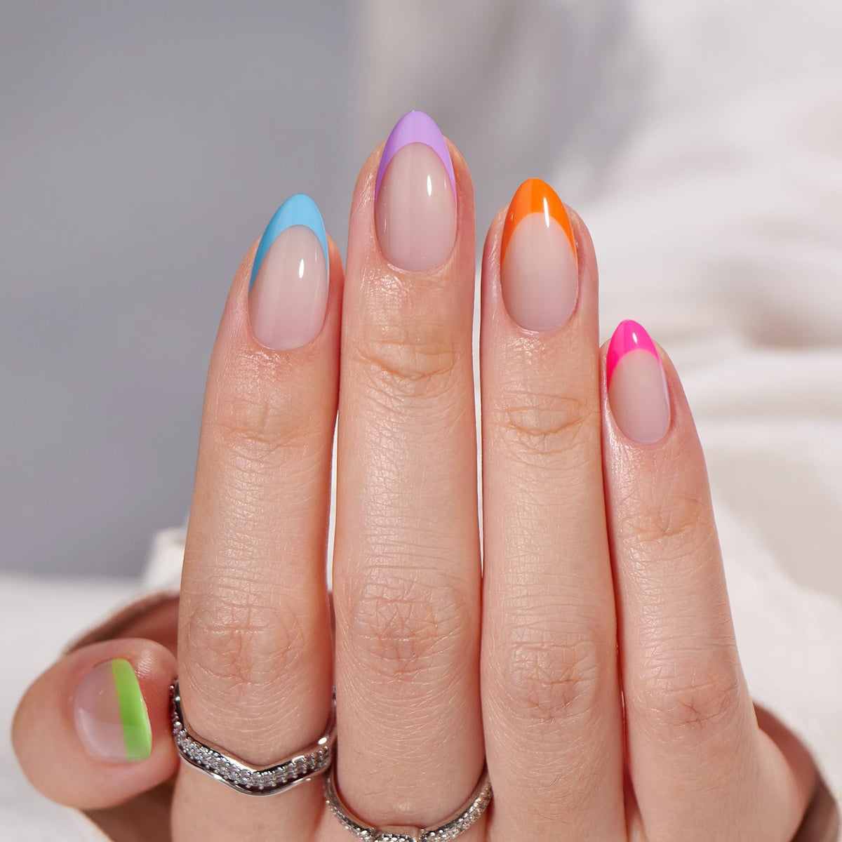 Détails des faux ongles BTArtbox avec finition naturelle
