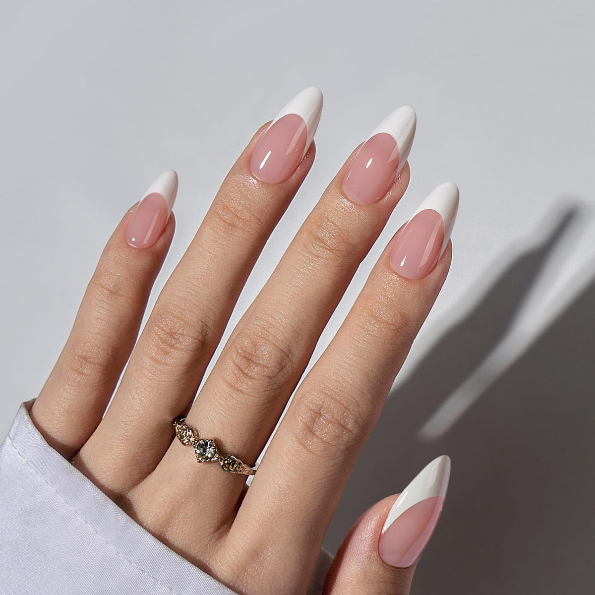 Détails des faux ongles BTARTBOXNAILS avec finition naturelle