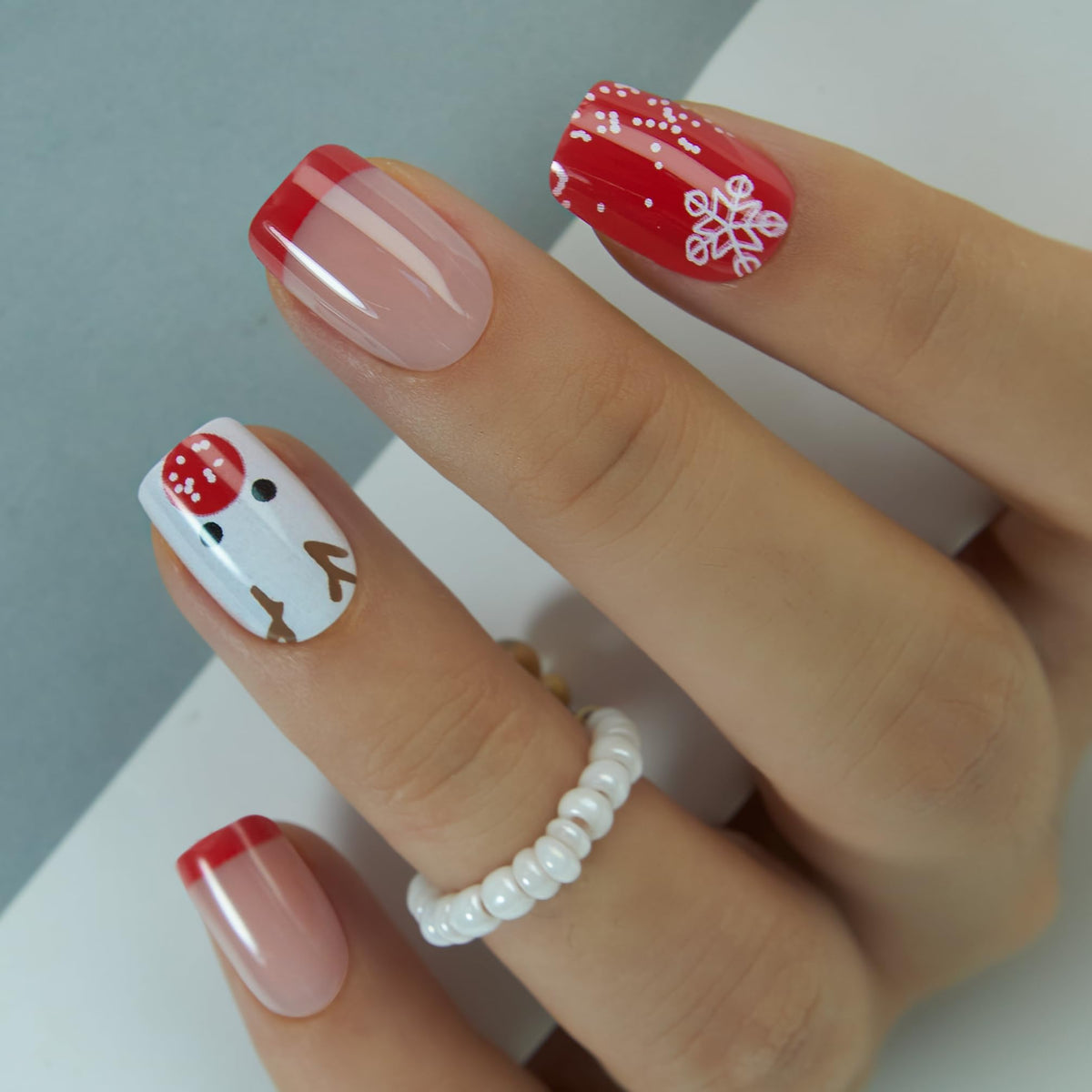 Détails des faux ongles courts CurvLife avec motifs en gel