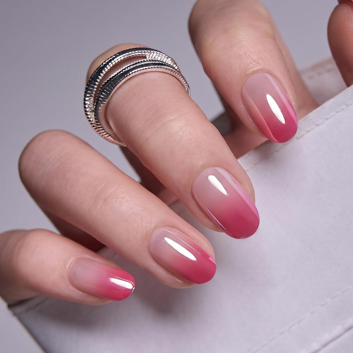 Détails des faux ongles CurvLife avec colle et onglets adhésifs