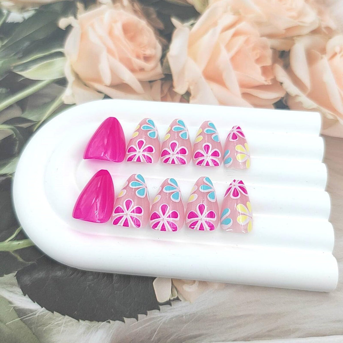 Détails des faux ongles MAOTTIE avec autocollants de colle
