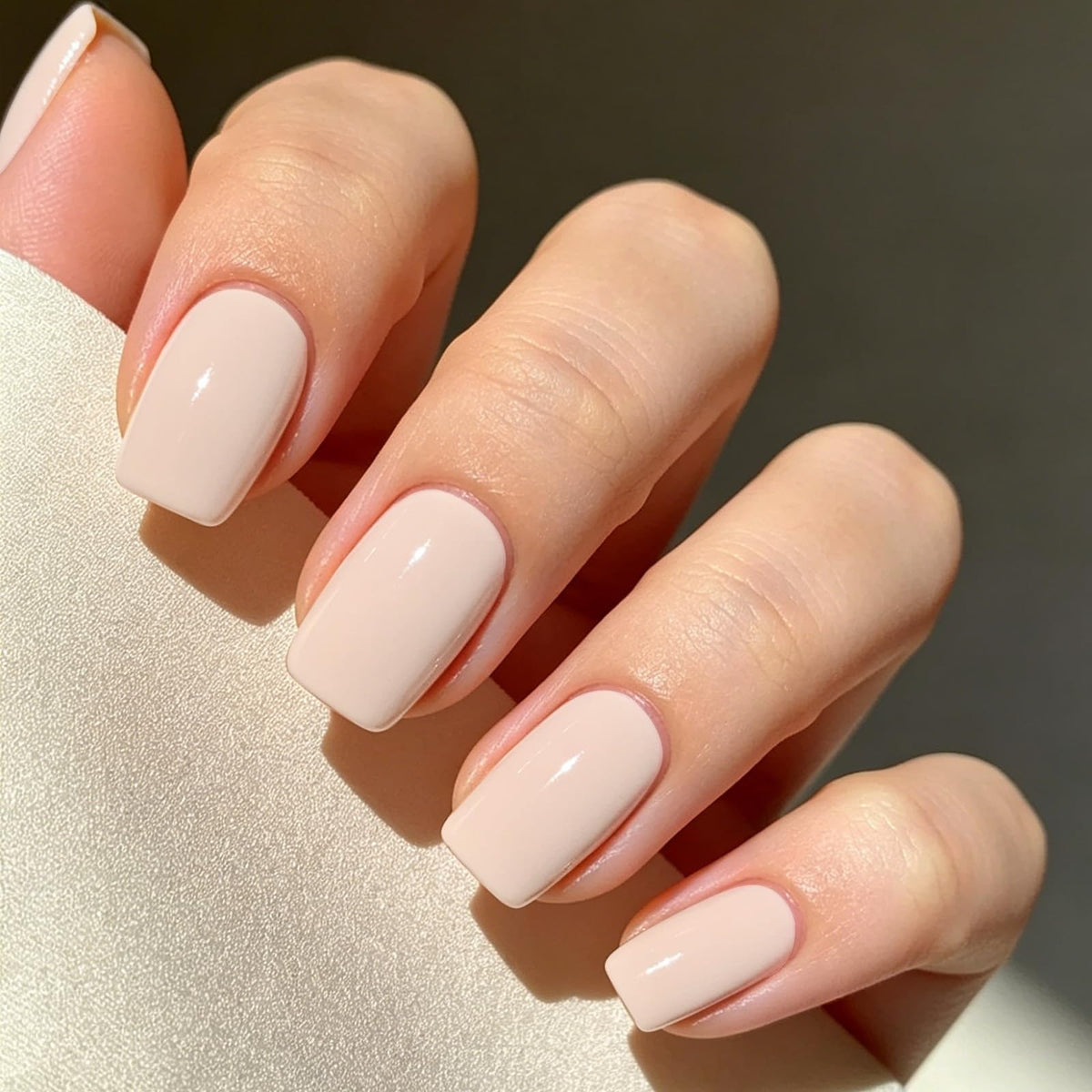 Détails des faux ongles pressés Modelones en emballage