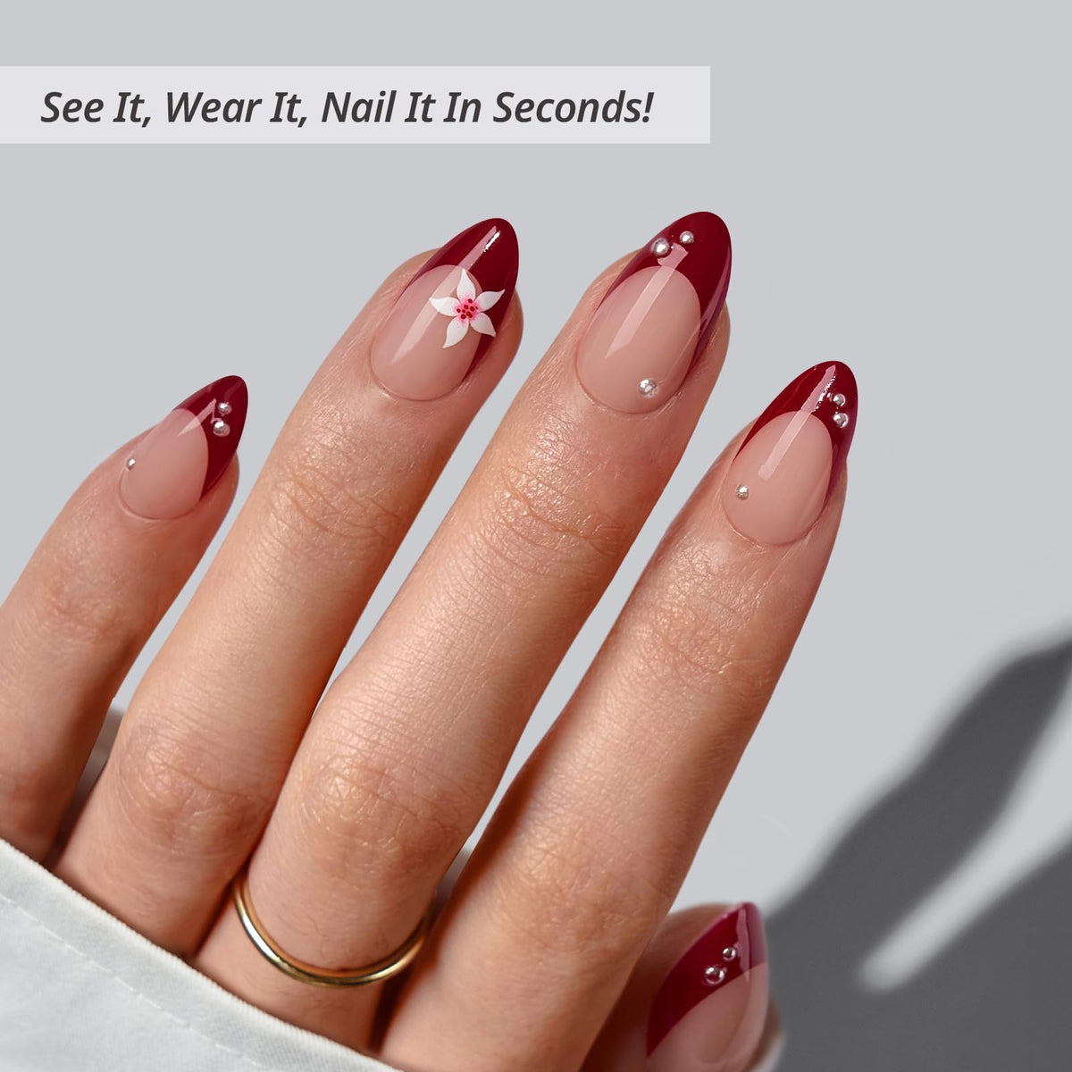 Détails des faux ongles Rococo Bloom avec finition rouge français