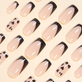 détails des ongles press on carrés CTTHNBD