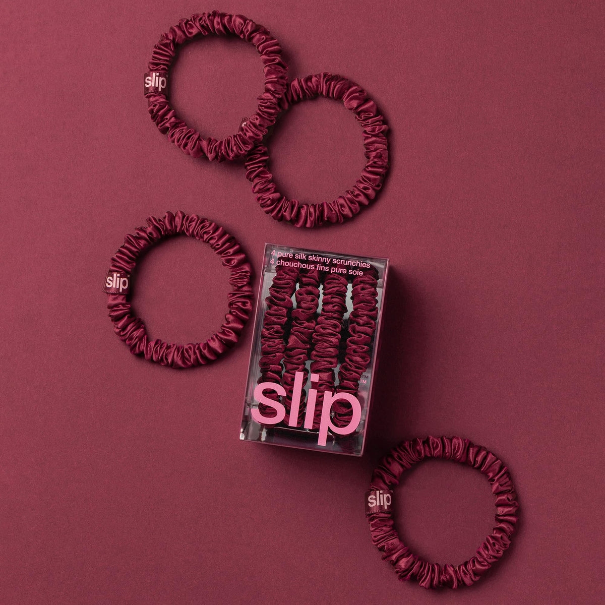 Détails des scrunchies SLIP en soie maroon