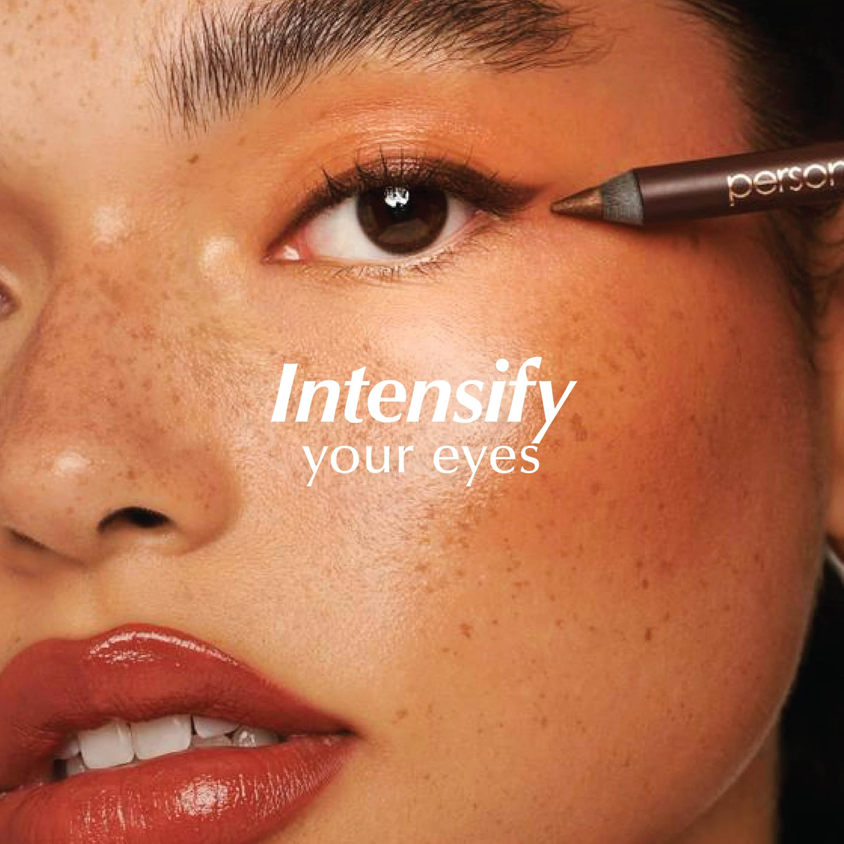 Détails du crayon eyeliner PERSONA avec texture crémeuse