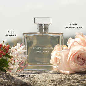 Détails du flacon en verre élégant de RALPH LAUREN Romance