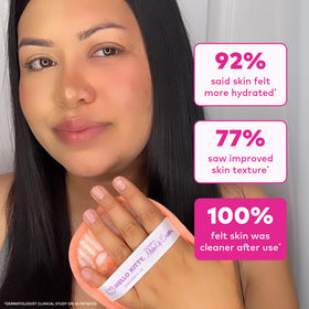 Détails du MakeUp Eraser montrant sa texture douce